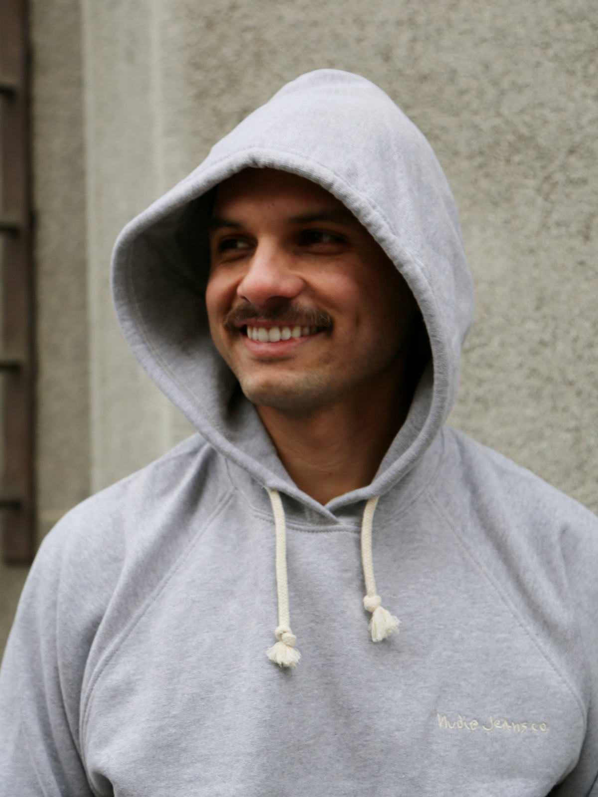 Nudie Jeans Gunde Logo Hoodie – Greymelange (150600)