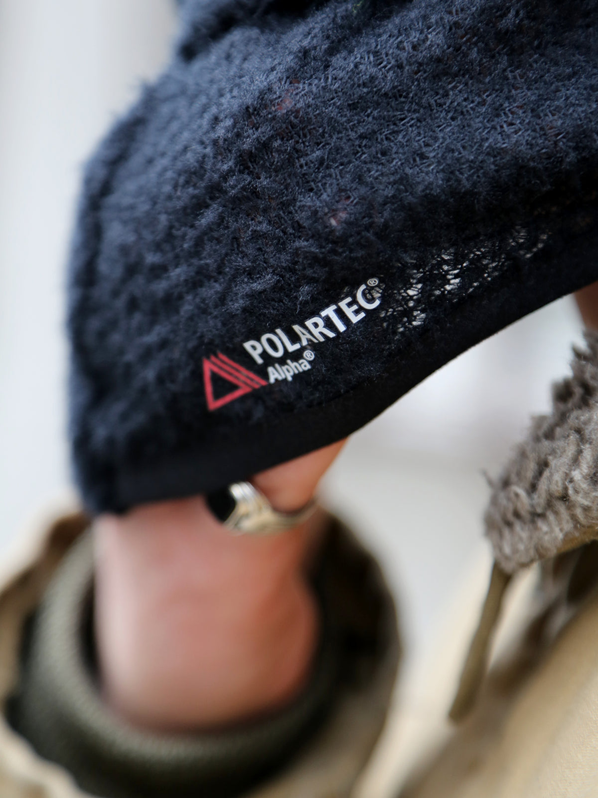 Tilak Alpha Neckwarmer – Black