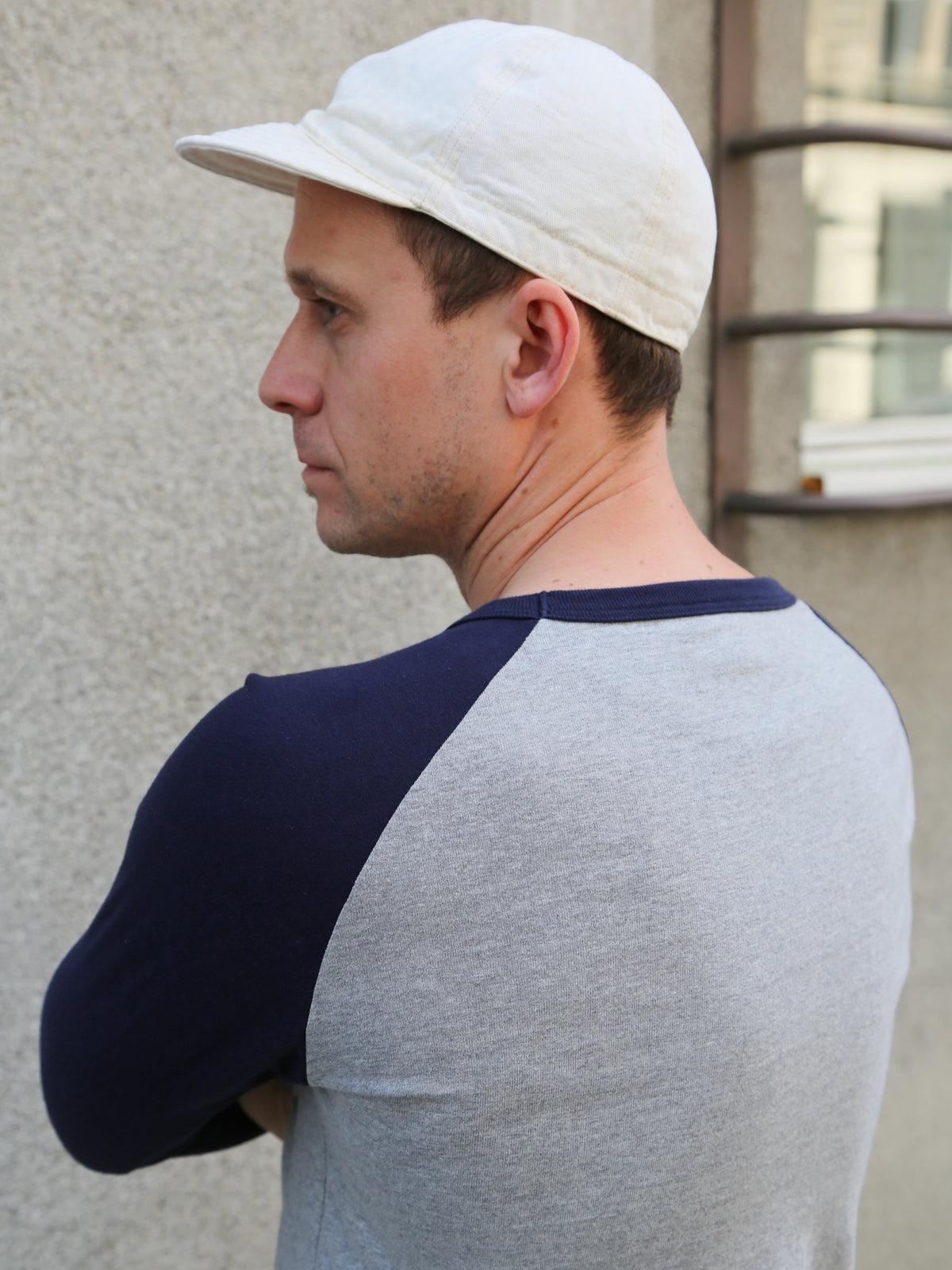 Studio d'Artisan Raglan Sleeve T-Shirt "Satisfaction" – Magenta/Navy (8162A)