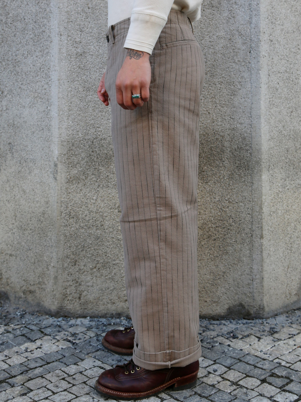 Hansen Garments KELD Straight Cut Trousers – Beige Herringbone Pin (31-57-5)