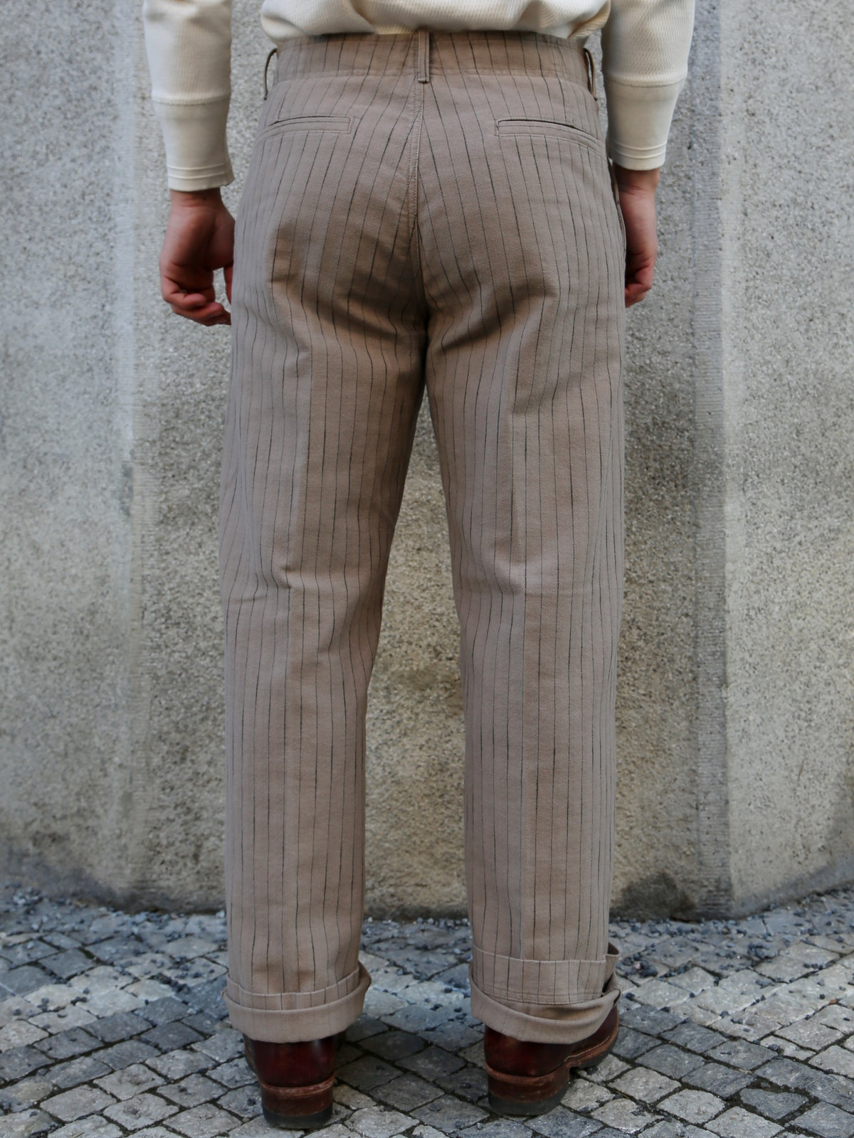 Hansen Garments KELD Straight Cut Trousers – Beige Herringbone Pin (31-57-5)