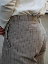 Hansen Garments KELD Straight Cut Trousers – Beige Herringbone Pin (31-57-5)