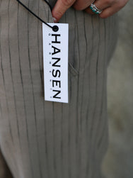 Hansen Garments KELD Straight Cut Trousers – Beige Herringbone Pin (31-57-5)