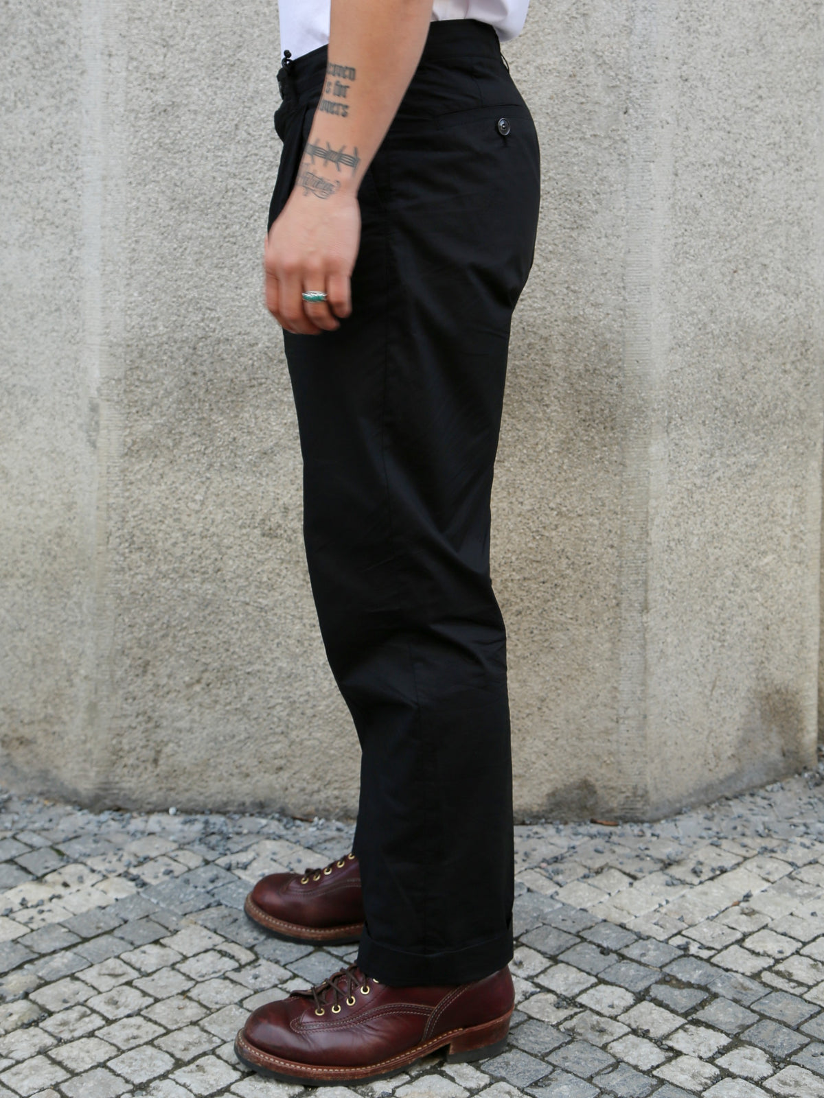 Hansen Garments SUNE Pleated Classic Trousers – Black Parachute (31-64-2)