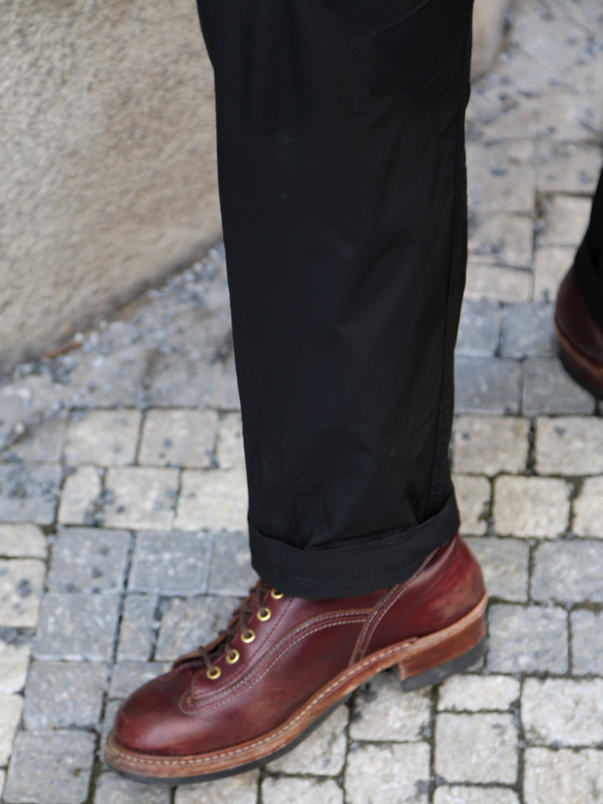 Hansen Garments SUNE Pleated Classic Trousers – Black Parachute (31-64-2)