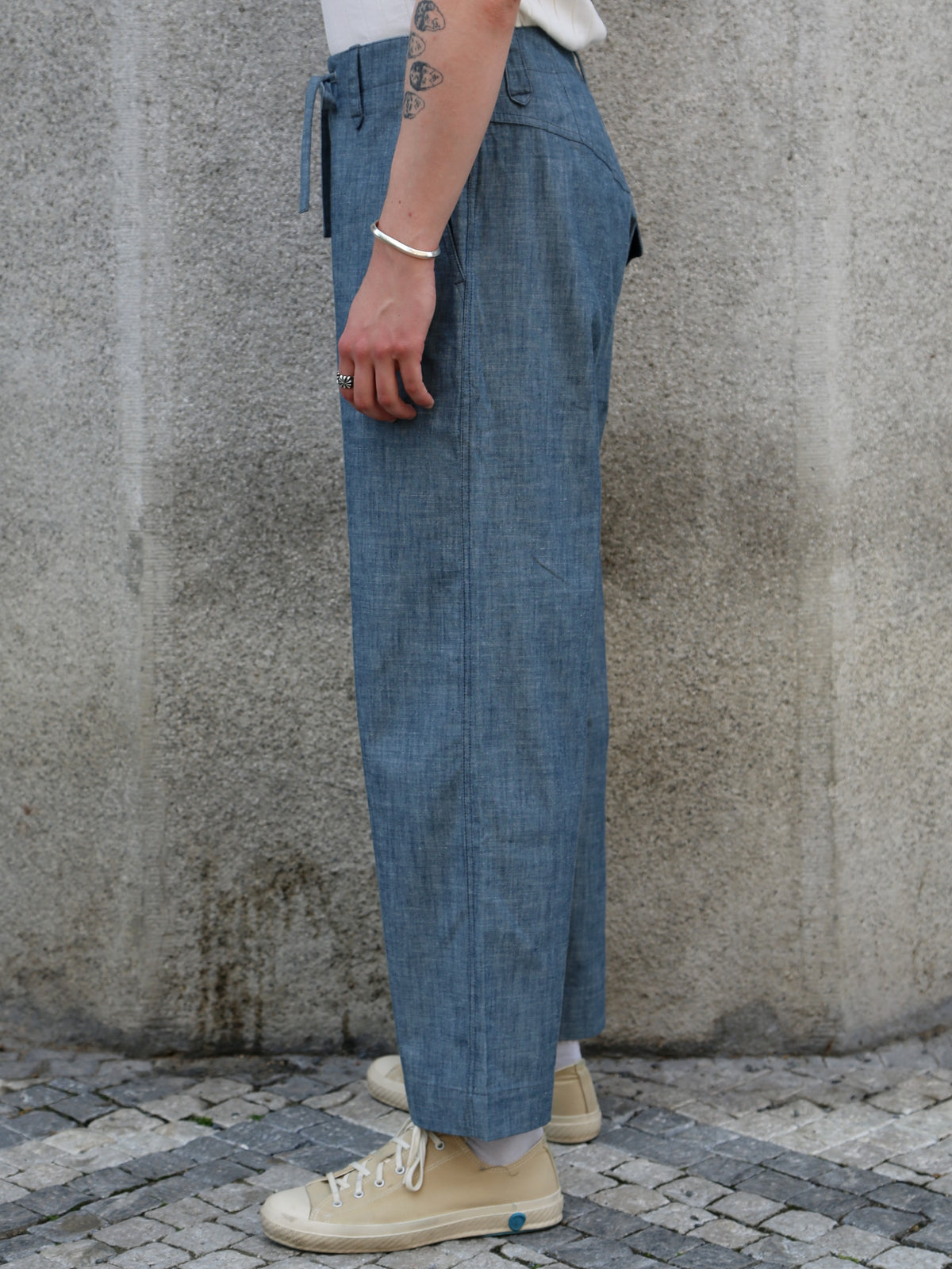Fleurs de Bagne Le Pantalon “Le Nervi” – Chambray (A-05928)