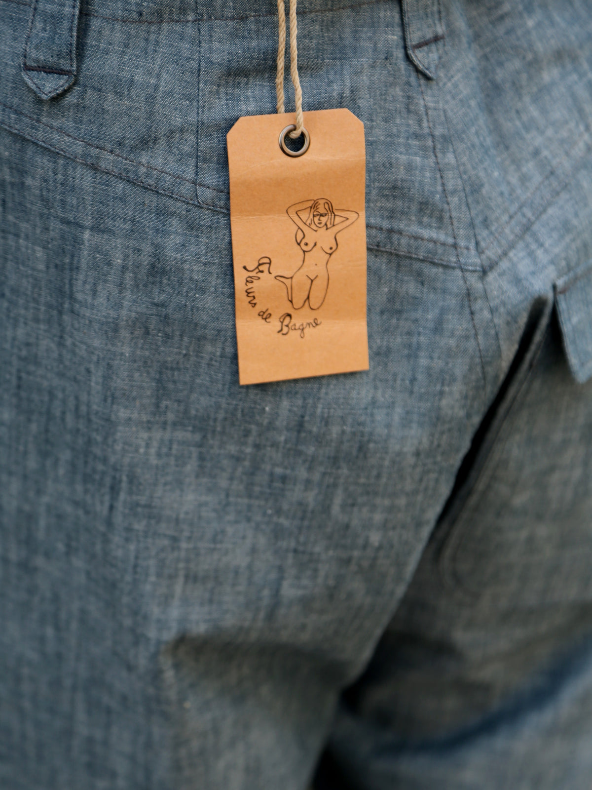 Fleurs de Bagne Le Pantalon “Le Nervi” – Chambray (A-05928)