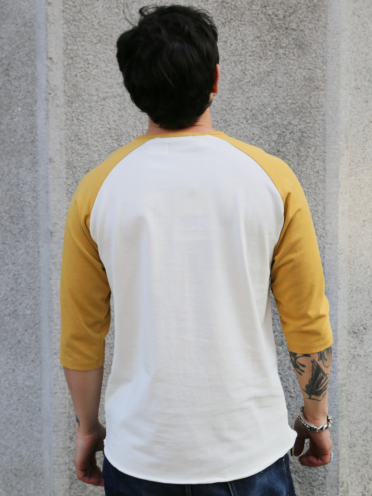 Indigofera Leon Raglan Tee – Cocatoo / Burnish Gold (2278-155-06)