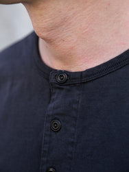 Nudie Jeans Long Sleeve Henley – Washed Antracite (131945)