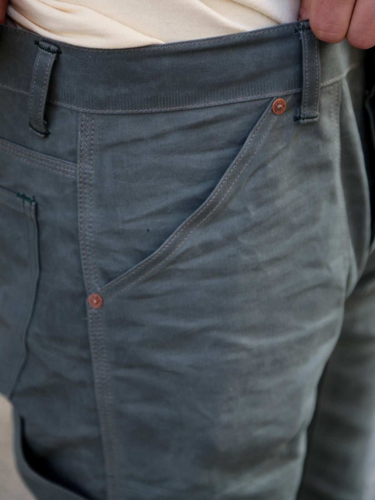 Indigofera Wendell Pants Coated Canvas – Greygreen (79-320-70)