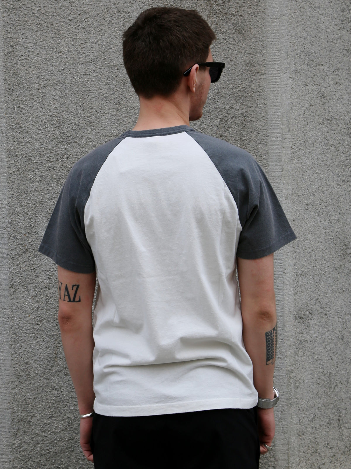 Nudie Jeans Roy Raglan T-Shirt Take It Easy – Offwhite/Black (132006)