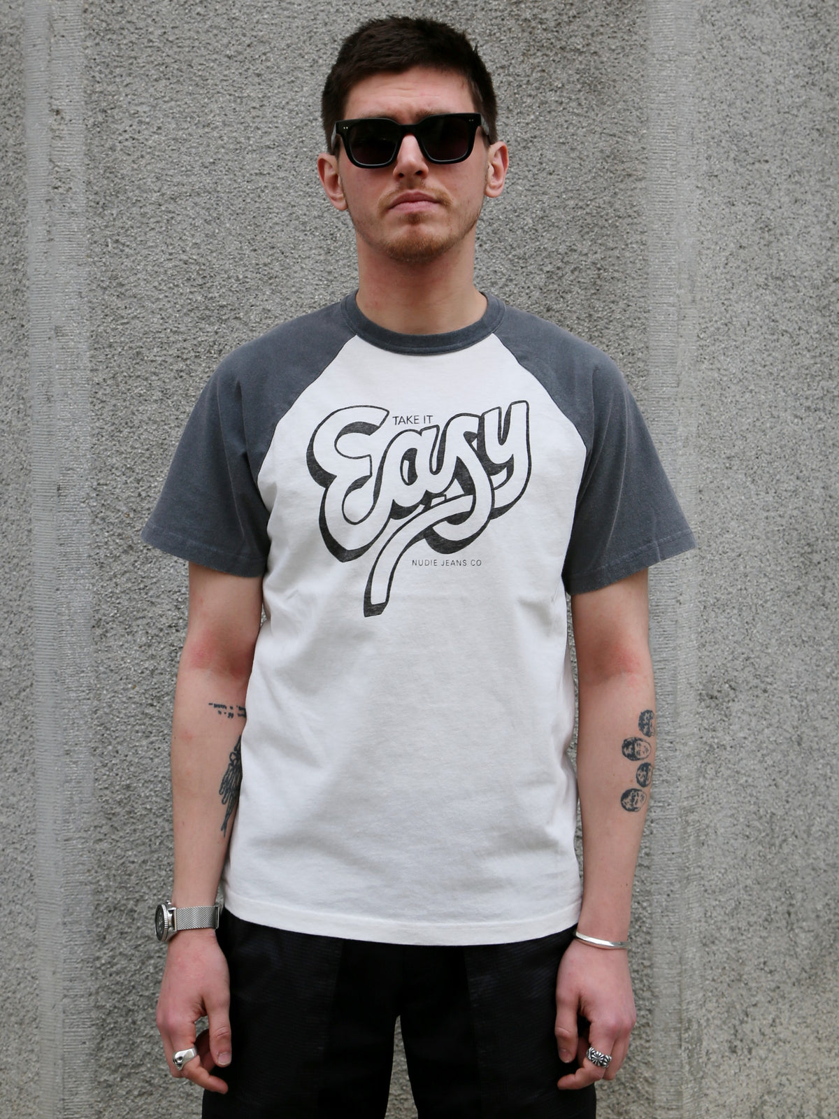 Nudie Jeans Roy Raglan T-Shirt Take It Easy – Offwhite/Black (132006)