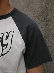 Nudie Jeans Roy Raglan T-Shirt Take It Easy – Offwhite/Black (132006)