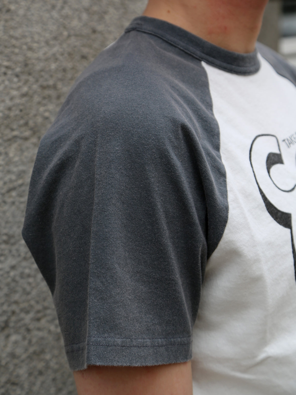 Nudie Jeans Roy Raglan T-Shirt Take It Easy – Offwhite/Black (132006)