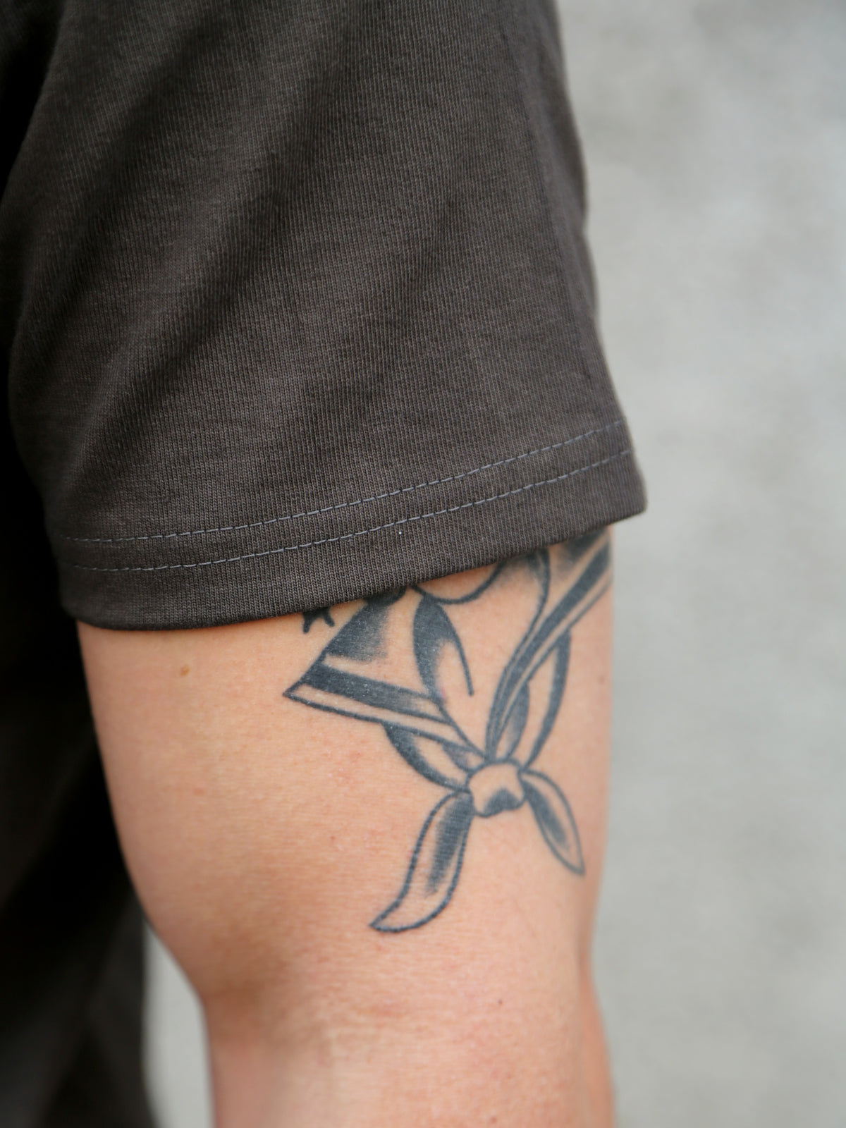 The Real McCoy's Pocket Tee – Charcoal (MC22006-032)