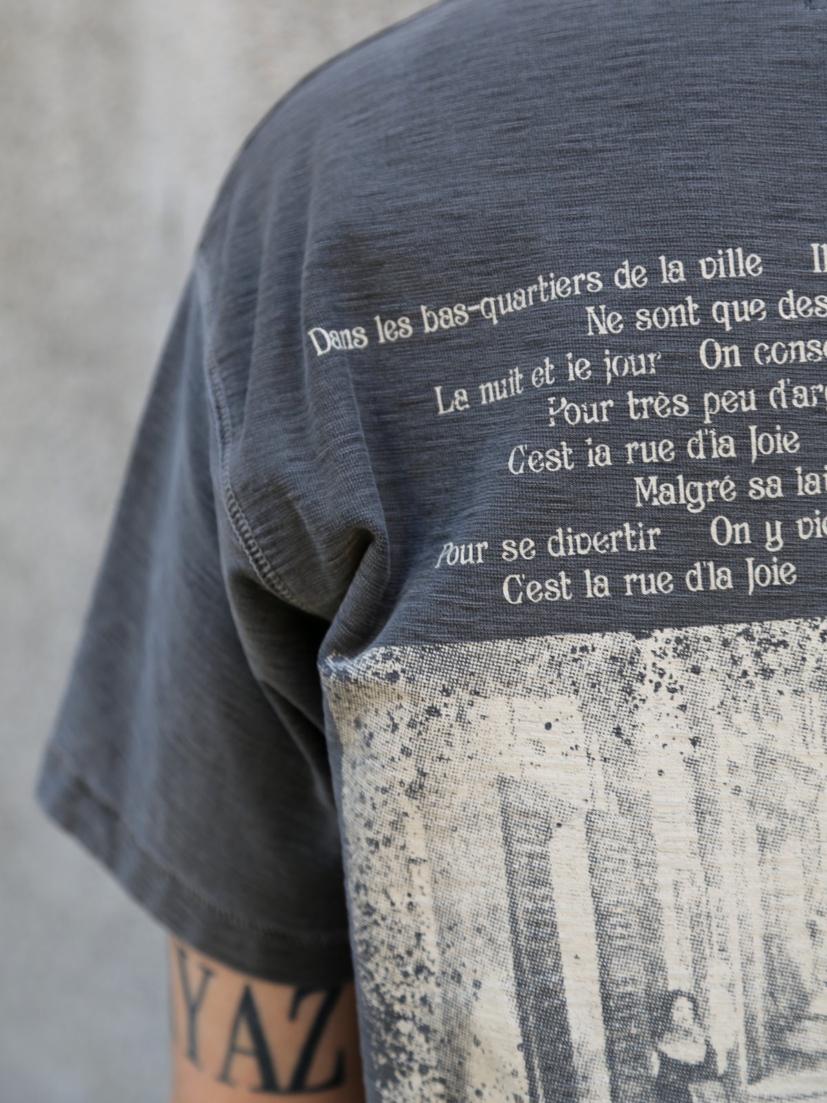 Fleurs de Bagne Tricot La Rue d’La Joie – Old Black (A-07911)