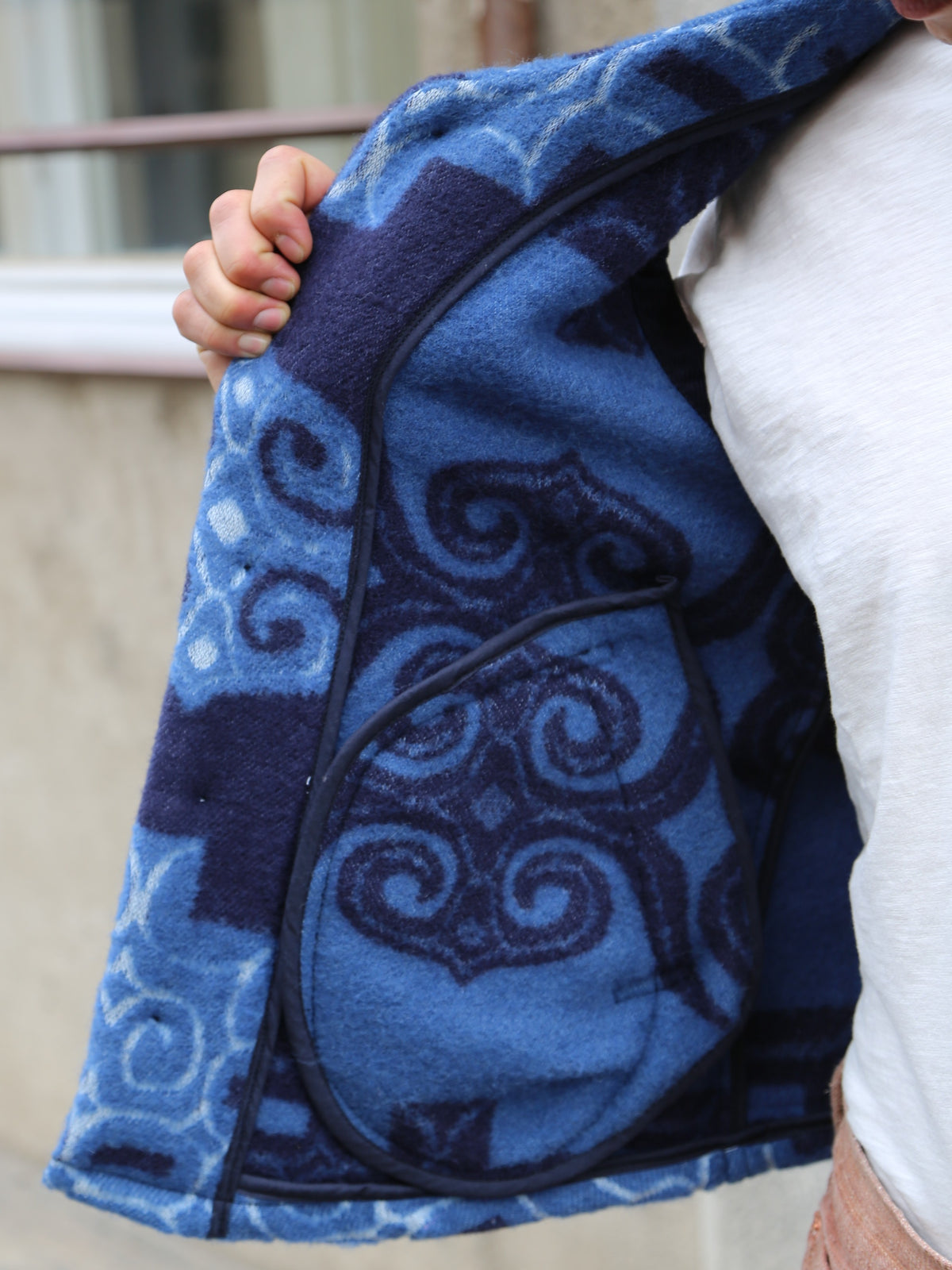 Studio d'Artisan 45th Ainu Blanket Vest – Navy (SP-105)