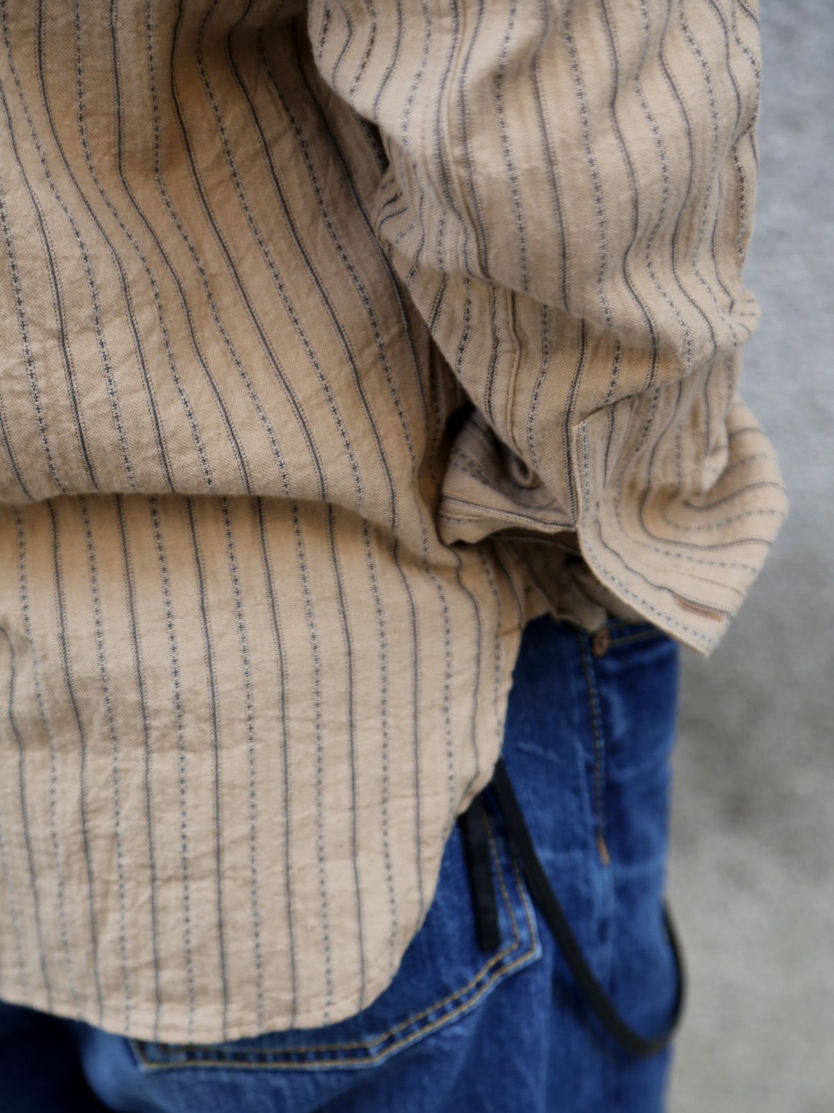 Black Sign Antique Cloth Band Collar Immigrant Shirt – Wheat Beige (BSFL-25107)