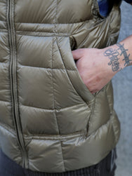 Ten C Snowbird Down Vest – Khaki (25CTCUX03004)