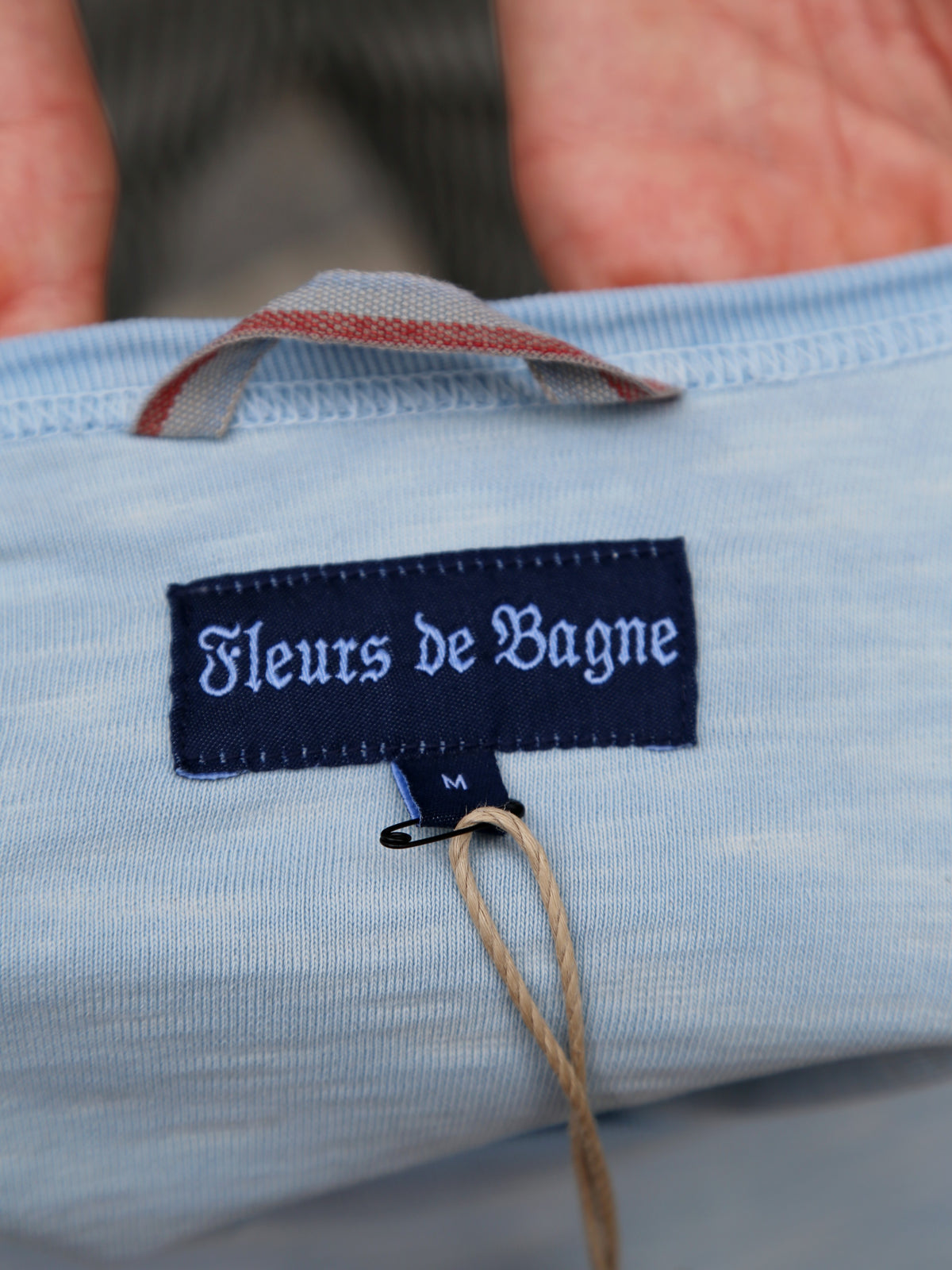 Fleurs de Bagne Le Tricot "MATAFS ET FORÇATS" – Light Blue (A-07813)