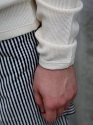 Hermansson Folktrikå Ribbed Henley – Ecru (001)