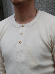 Hermansson Folktrikå Ribbed Henley – Ecru (001)