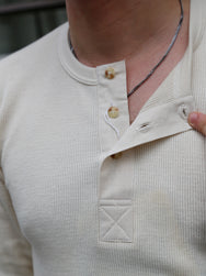 Hermansson Folktrikå Ribbed Henley – Ecru (001)