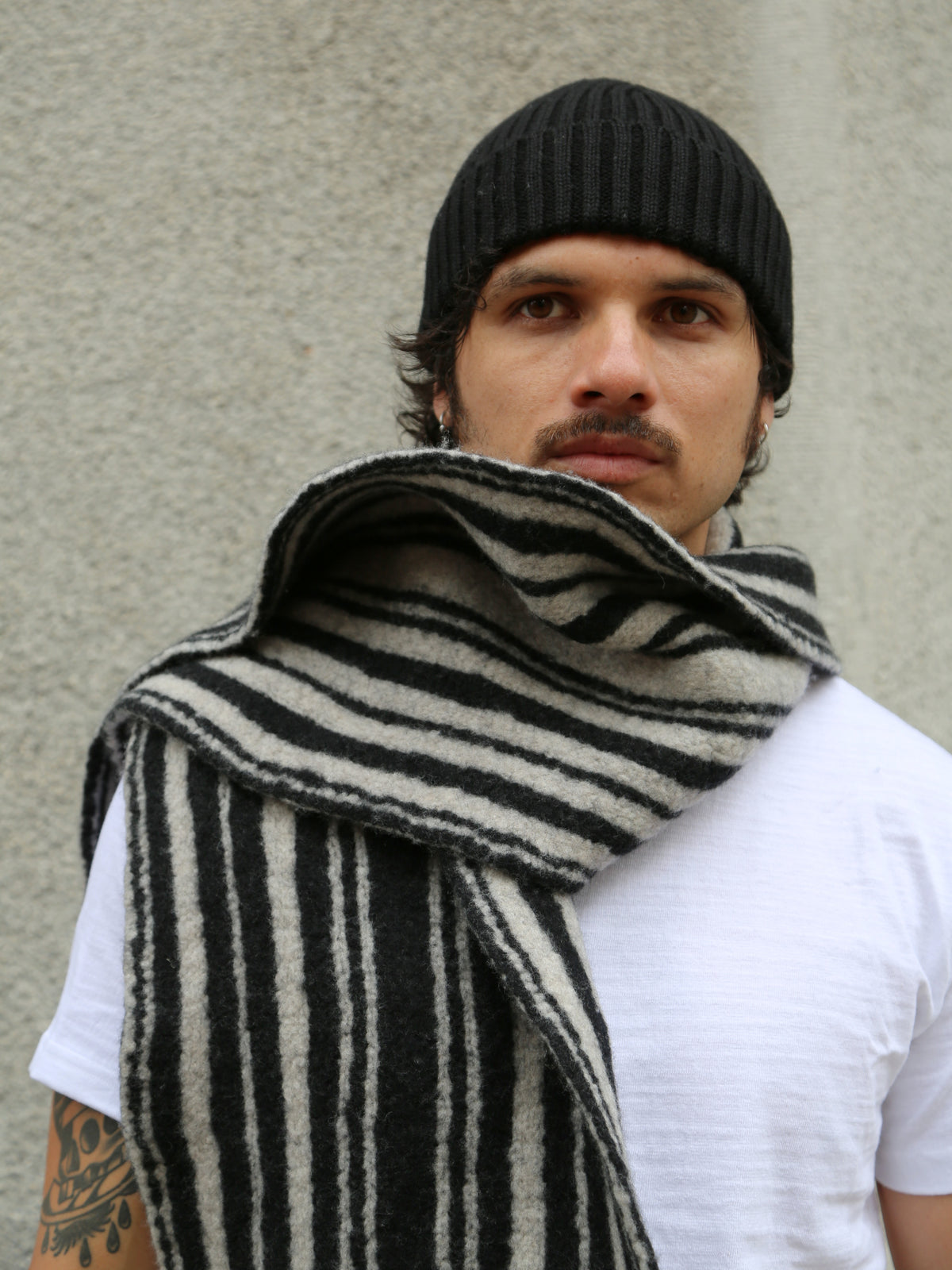 Hansen Garments 28-09-9 Barth Knitted Jacquard Scarf – Barcode