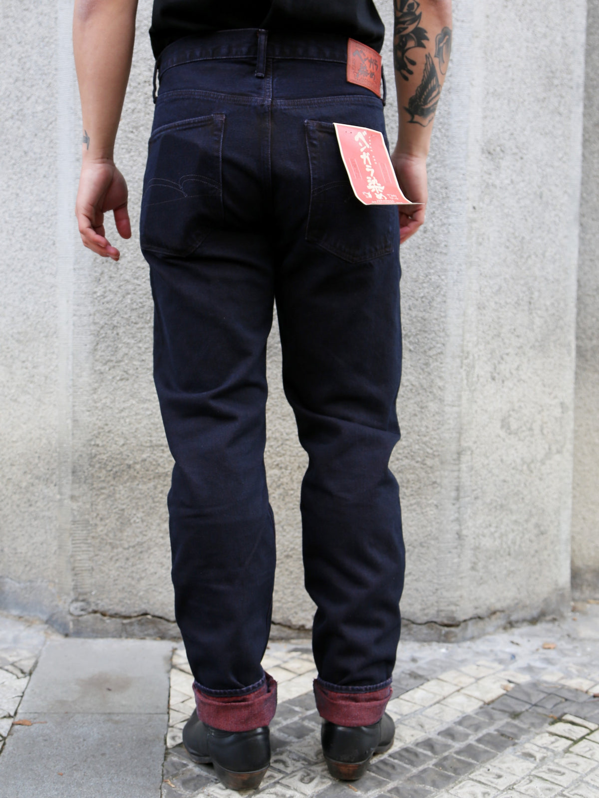 Studio d'Artisan “Bengara” Relaxed Tapered Jeans – Red (D1908)