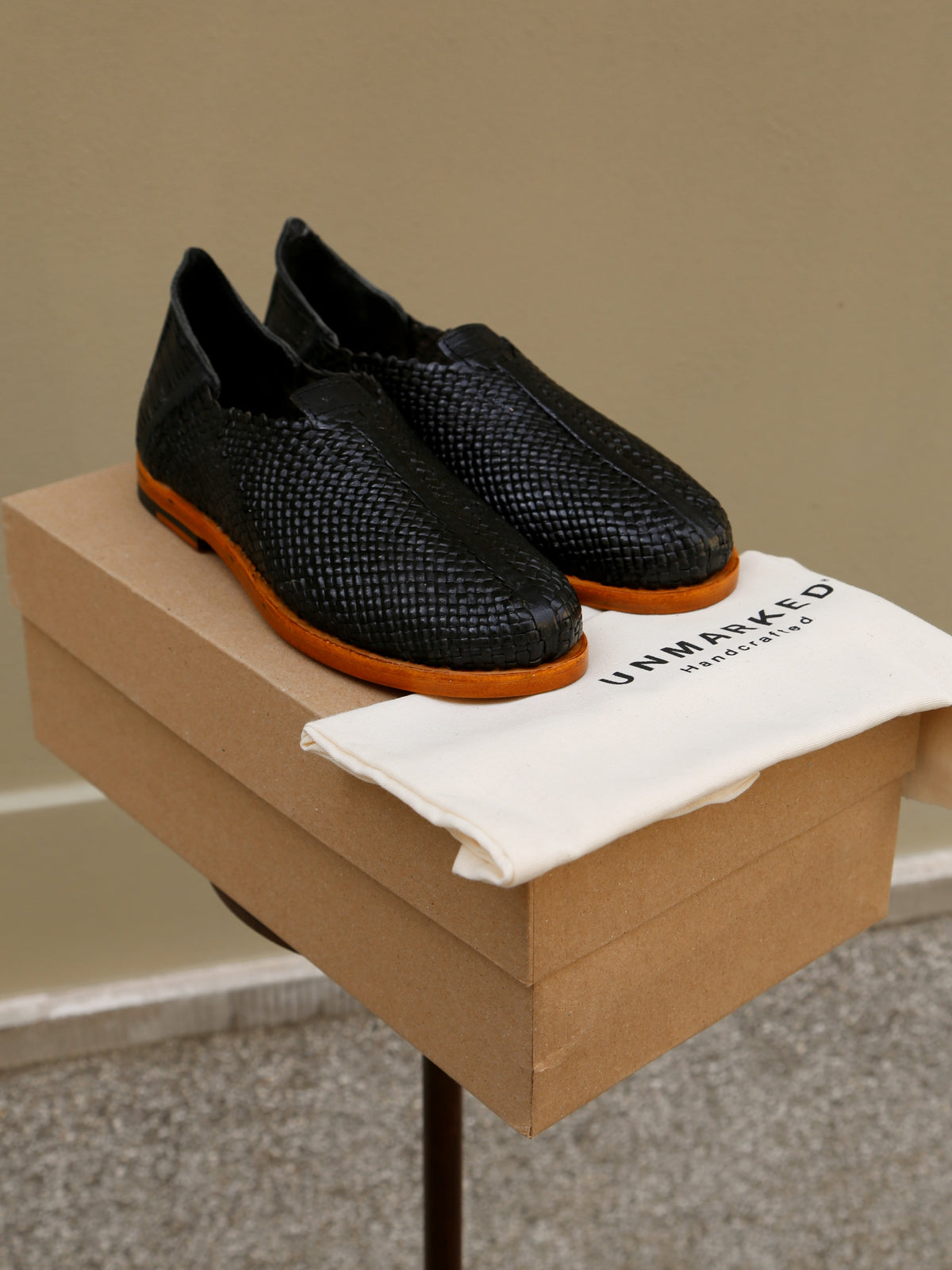 Unmarked Huarache Balm – Black Veg Tan