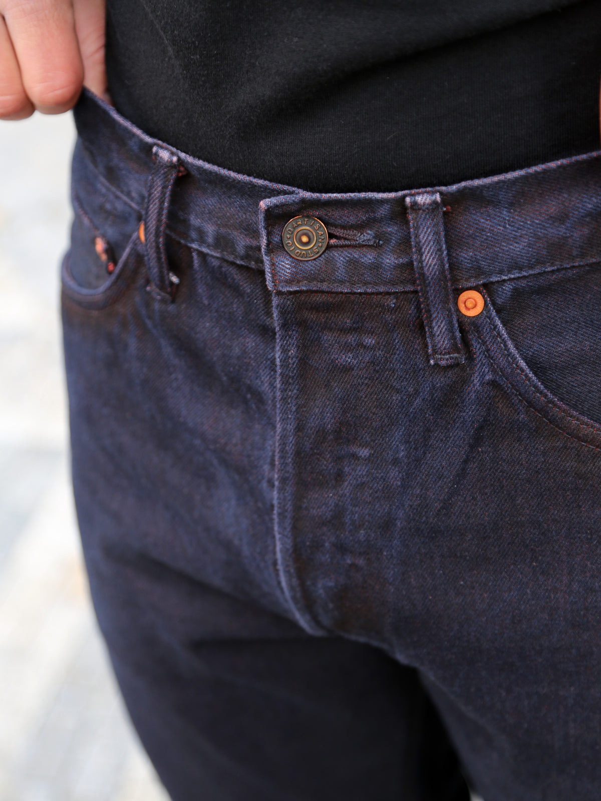 Studio d'Artisan “Bengara” Relaxed Tapered Jeans – Red (D1908)