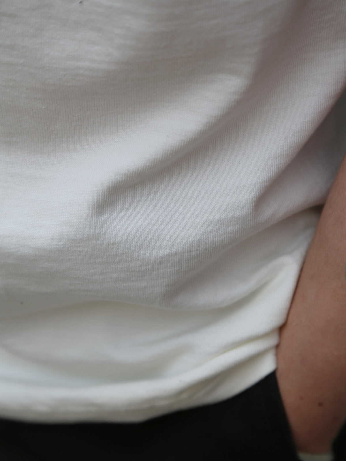 Studio d'Artisan Suvin Gold Henley – White (8174)