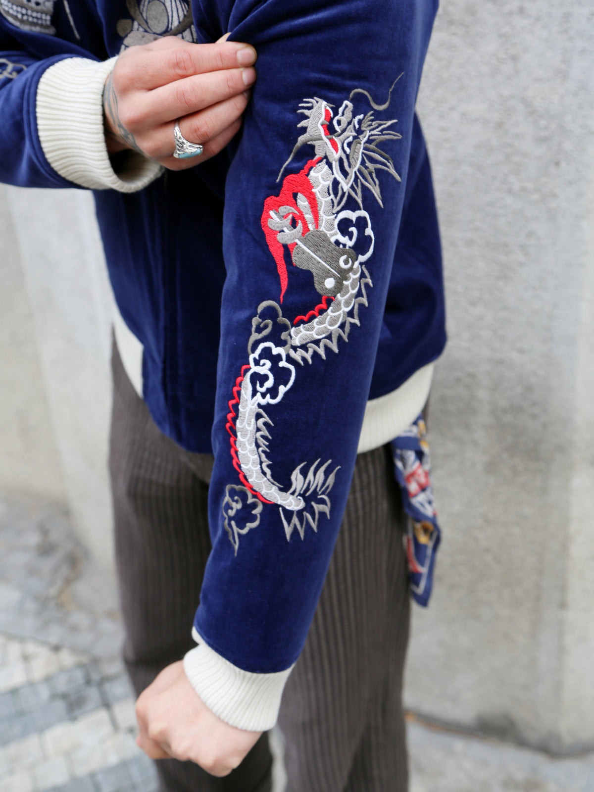 Samurai Jeans Velveteen "Sukajan" Souvenir Jacket – Indigo (SJSKJ25)