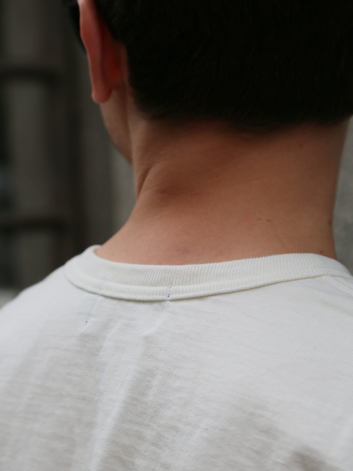 Studio d'Artisan Suvin Gold Henley – White (8174)