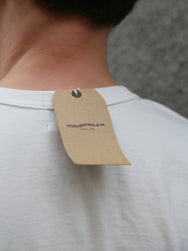 Studio d'Artisan Suvin Gold Henley – White (8174)