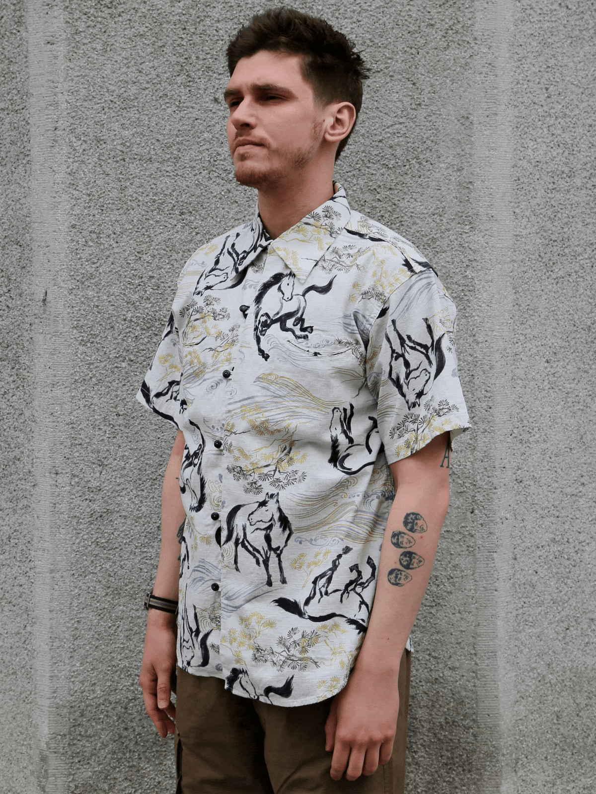 Black Sign “Raging Horse” Geronimo Shirt – Salt White (BSSL-26106)