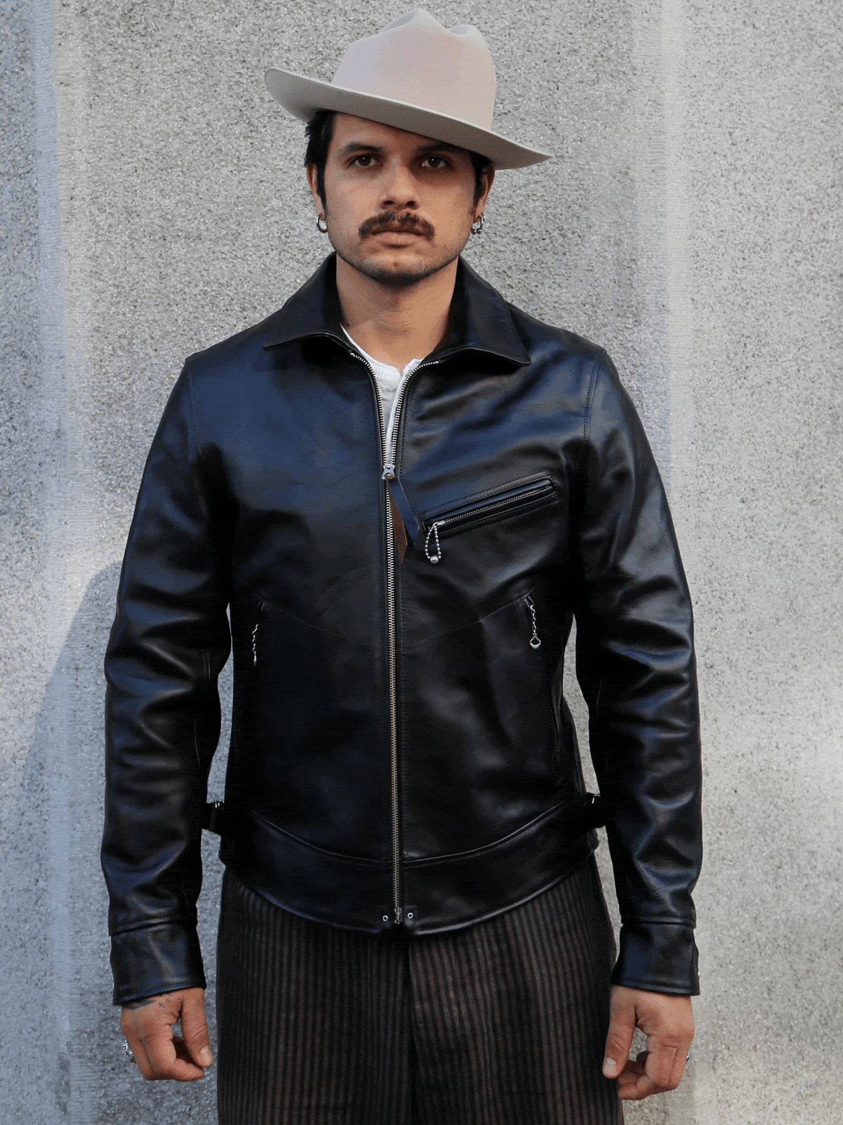 Double Helix Hugging the Curve – Black Teacore Horsehide (RC06601)