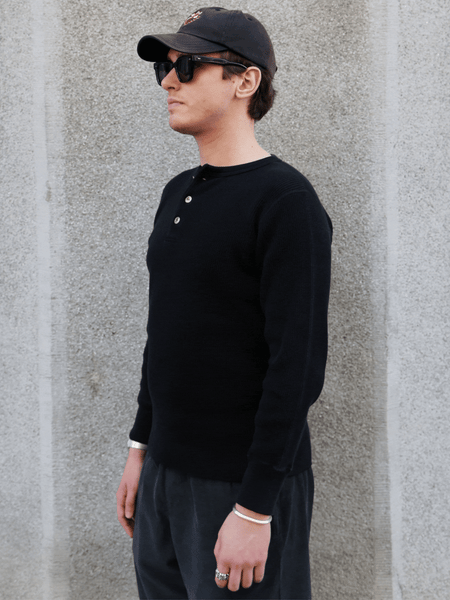 Studio d'Artisan Thermal Henley Waffle – Black (9937)