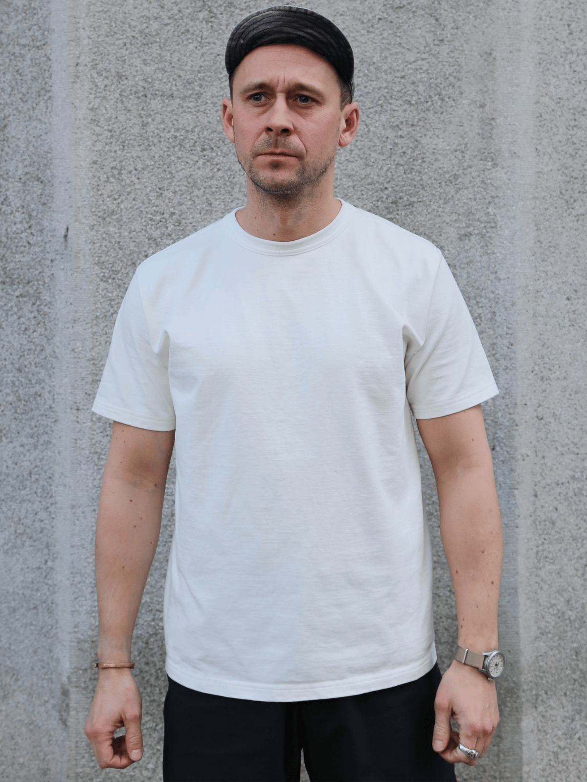 Studio d'Artisan Suvin Gold T-Shirt – White (8173)