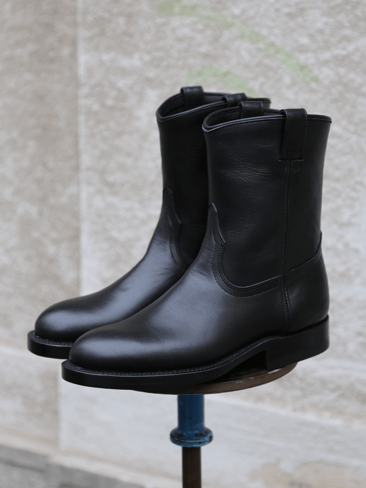 Unmarked Roper Boots – Black (for Woman)