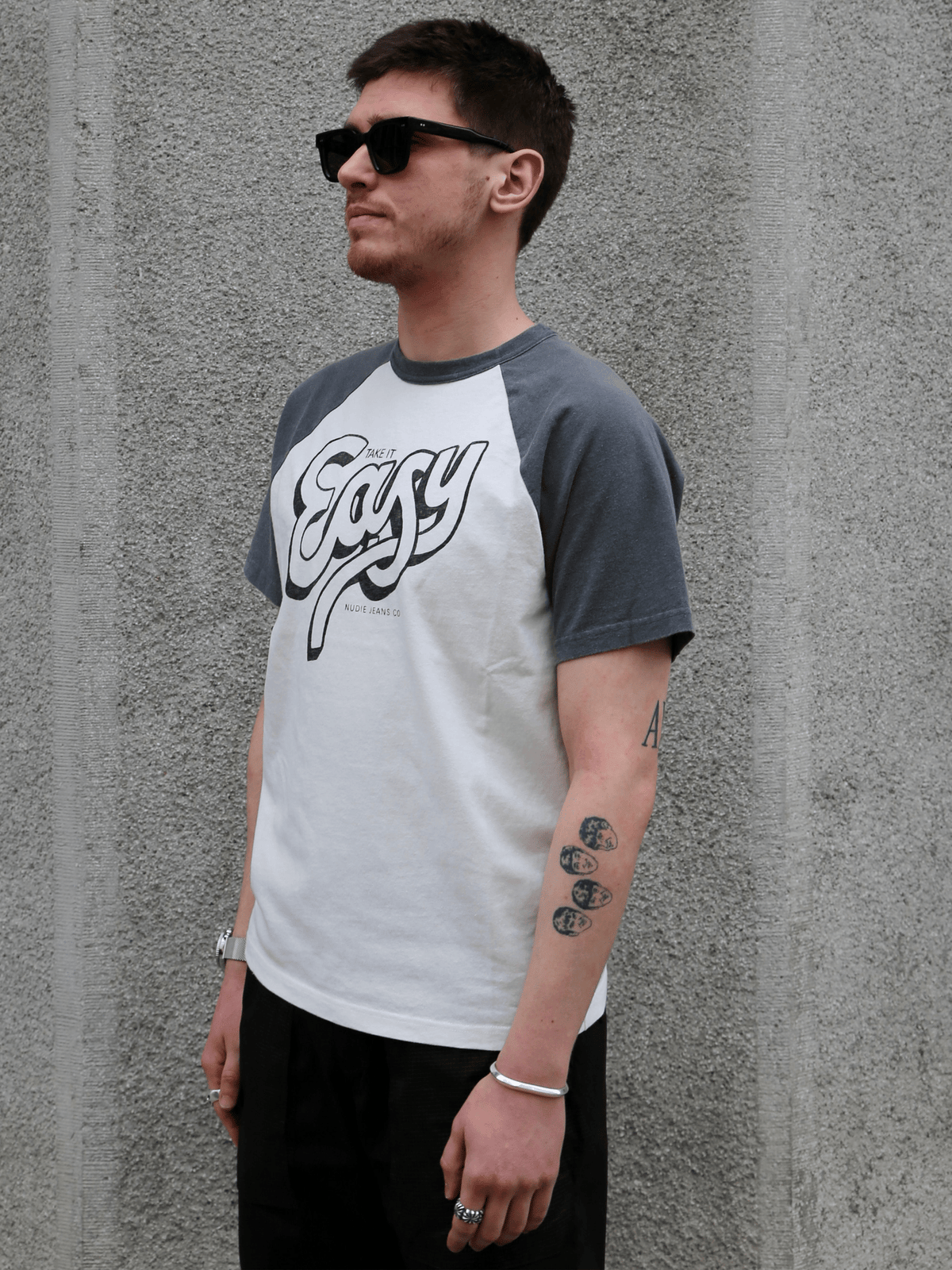 Nudie Jeans Roy Raglan T-Shirt Take It Easy – Offwhite/Black (132006)