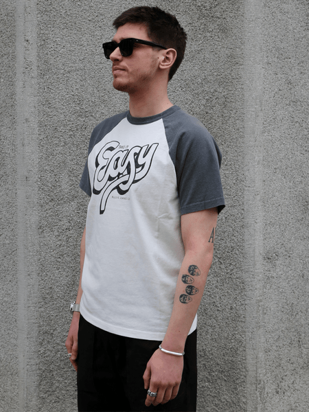 Nudie Jeans Roy Raglan T-Shirt Take It Easy – Offwhite/Black (132006)