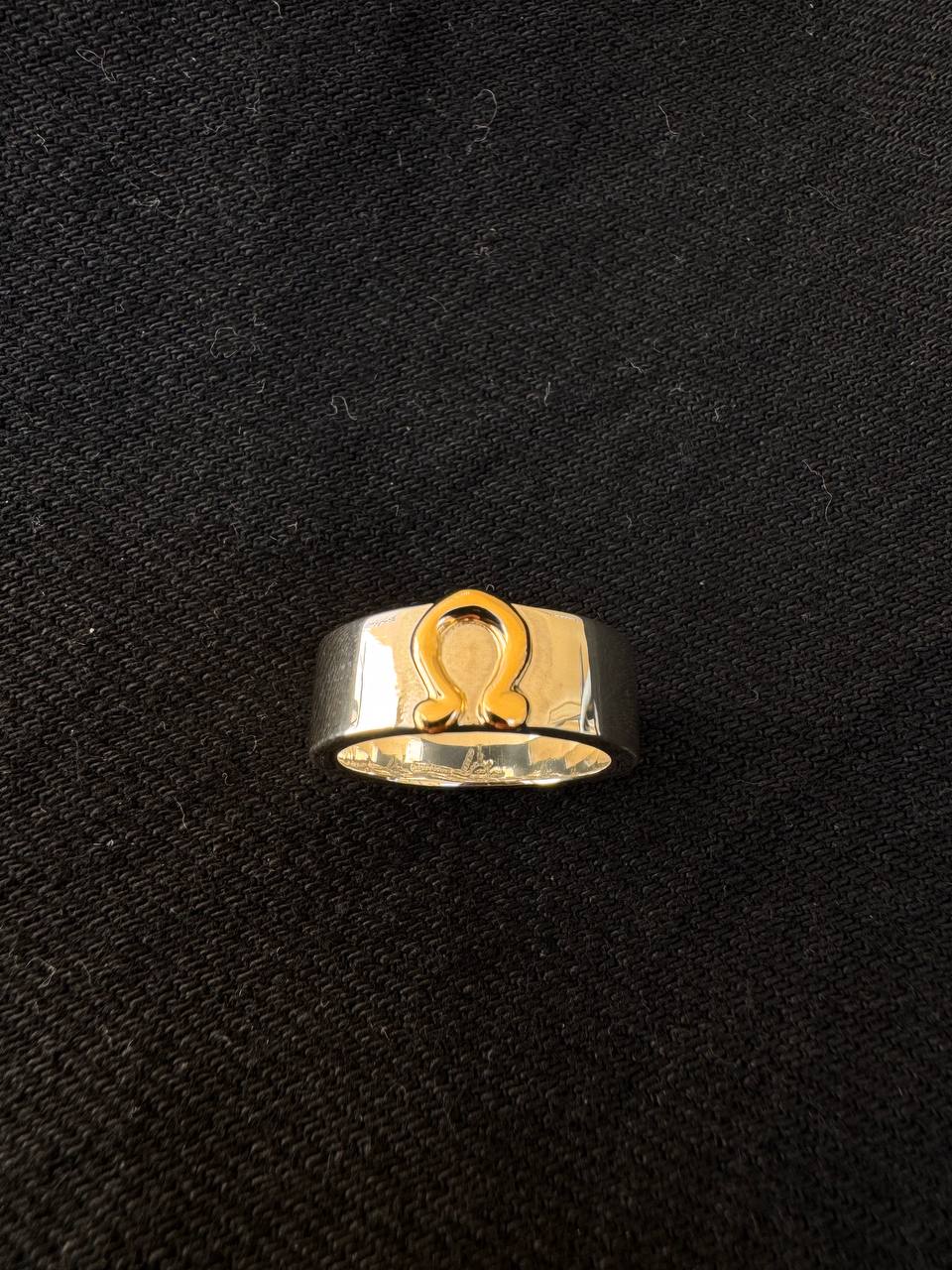 First Arrow's K18 Horseshoe 8mm Plain Ring – (R-297)