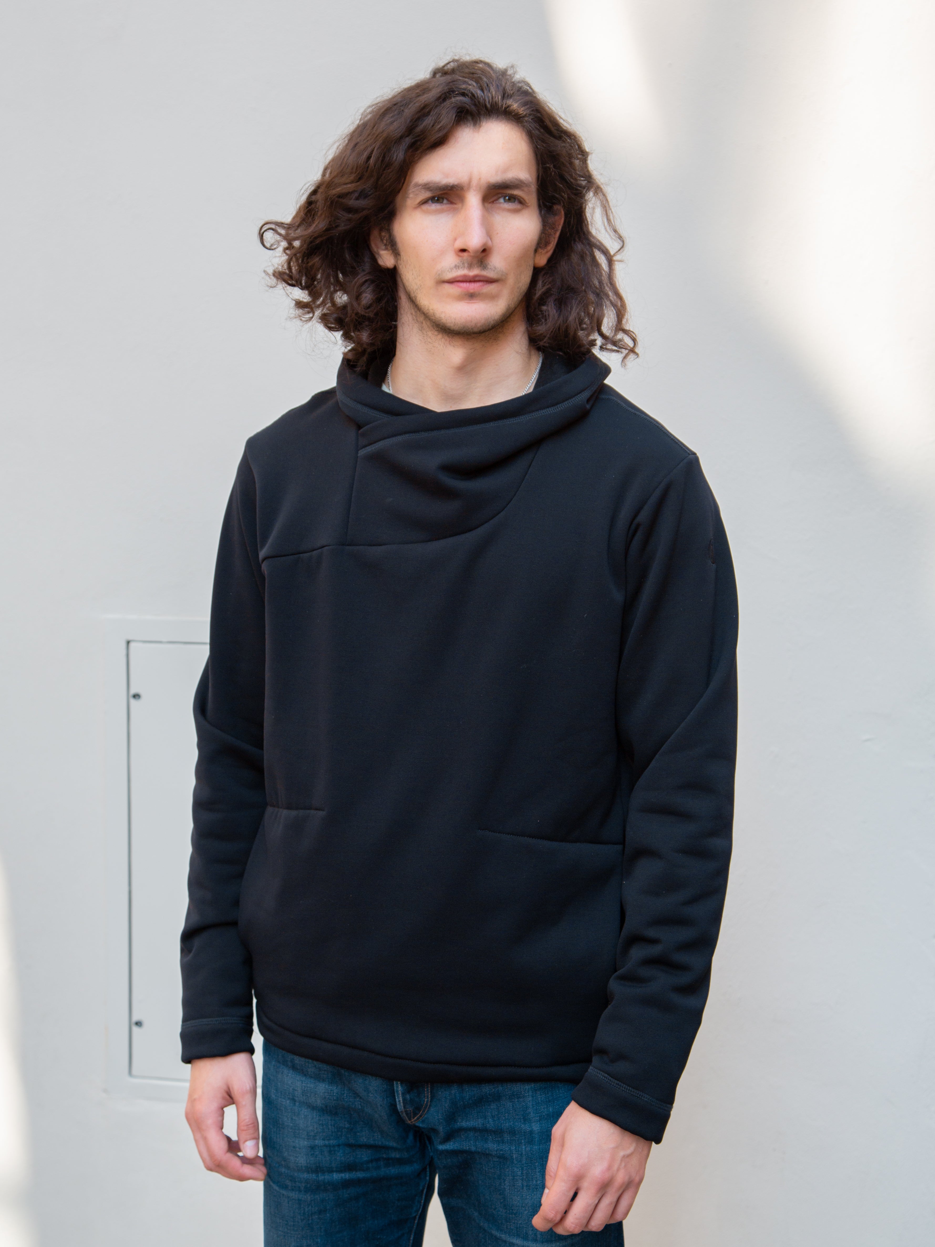 POUTNIK RAVEN Turtleneck The Urban Traveler by Tilak.