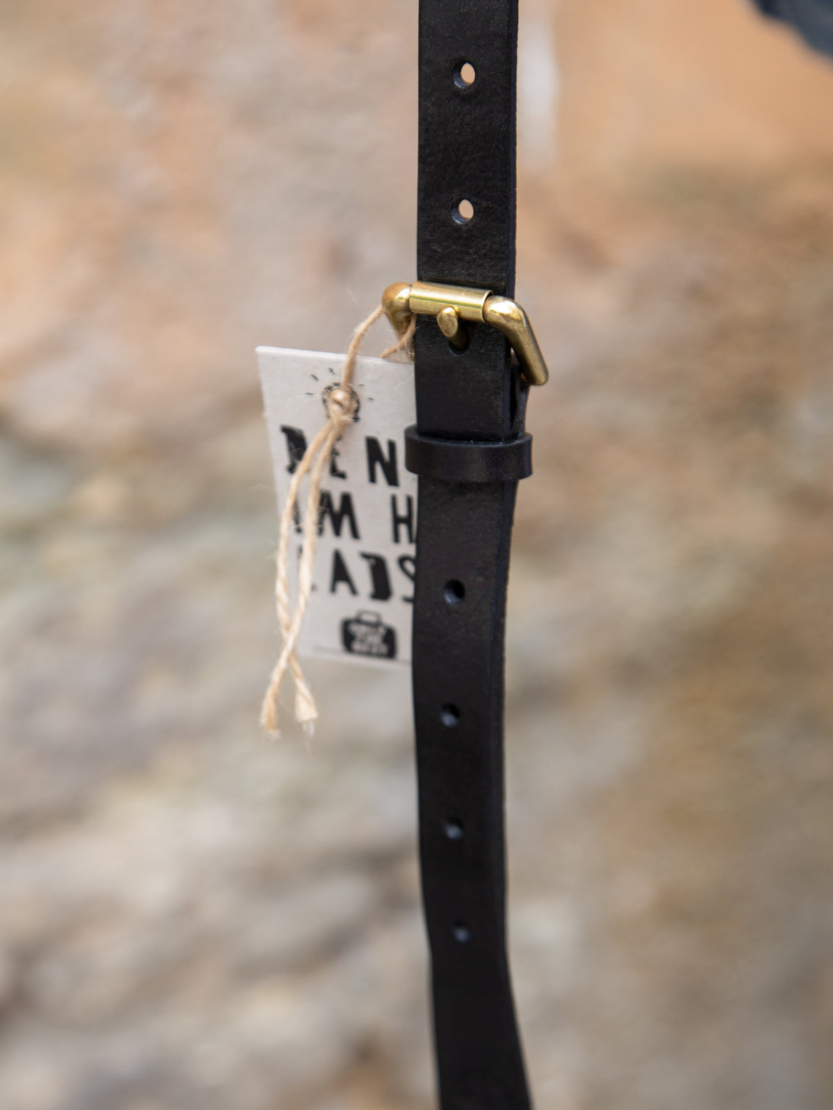 Indigofera Blanket Carrier / Leather - Black